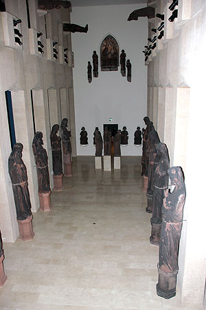 Augustinermuseum Freiburg, die ehemalige Augustinerkirche mit der Ausstellung der Originalfiguren aus dem Münster