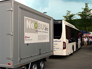 Der Rad- und Wanderbus NeO-Bus fährt vom 30. März bis 28. Oktober an Wochenenden, Feiertagen sowie an den beiden Brückentagen am 11.05. und am 01.06. von Eberbach nach Amorbach. Fahrräder finden im mitgeführten Radanhänger Platz, die Kosten für das Fahrrad sind im Fahrpreis inbegriffen.