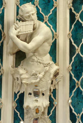 Stuckdekoration "Bacchus" aus dem Grünen Zimmer in Schloss Tettnang