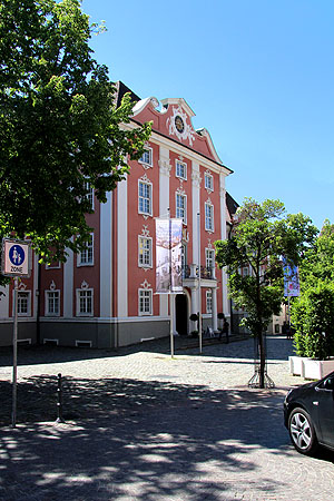 Neues Schloss Meersburg, Fassade zum Schlossplatz