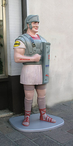 Nicht in der Ausstellung, aber im Alltag: Römische Legionäre bevölkerten von wenigen Jahren das Stadtbild von Welzheim am obergermanischen Limes.