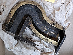 Glockenkern und Model für Glockenhenkel, die zusammen die Glockenkrone bilden