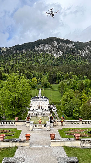 Drohneneinsatz im Schlosspark Linderhof. 